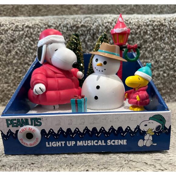 Peanuts Snoopy Puffer Jacket Light Up Musical Scene - Picture 1 of 6
